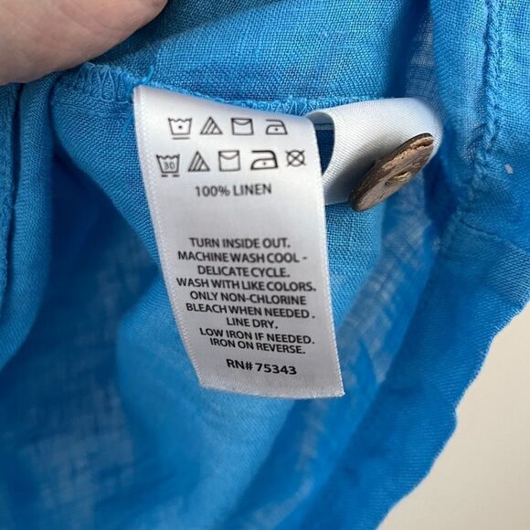 C&C Boxy Blue Linen Button Back Top | Size Medium - Picture 4 of 5